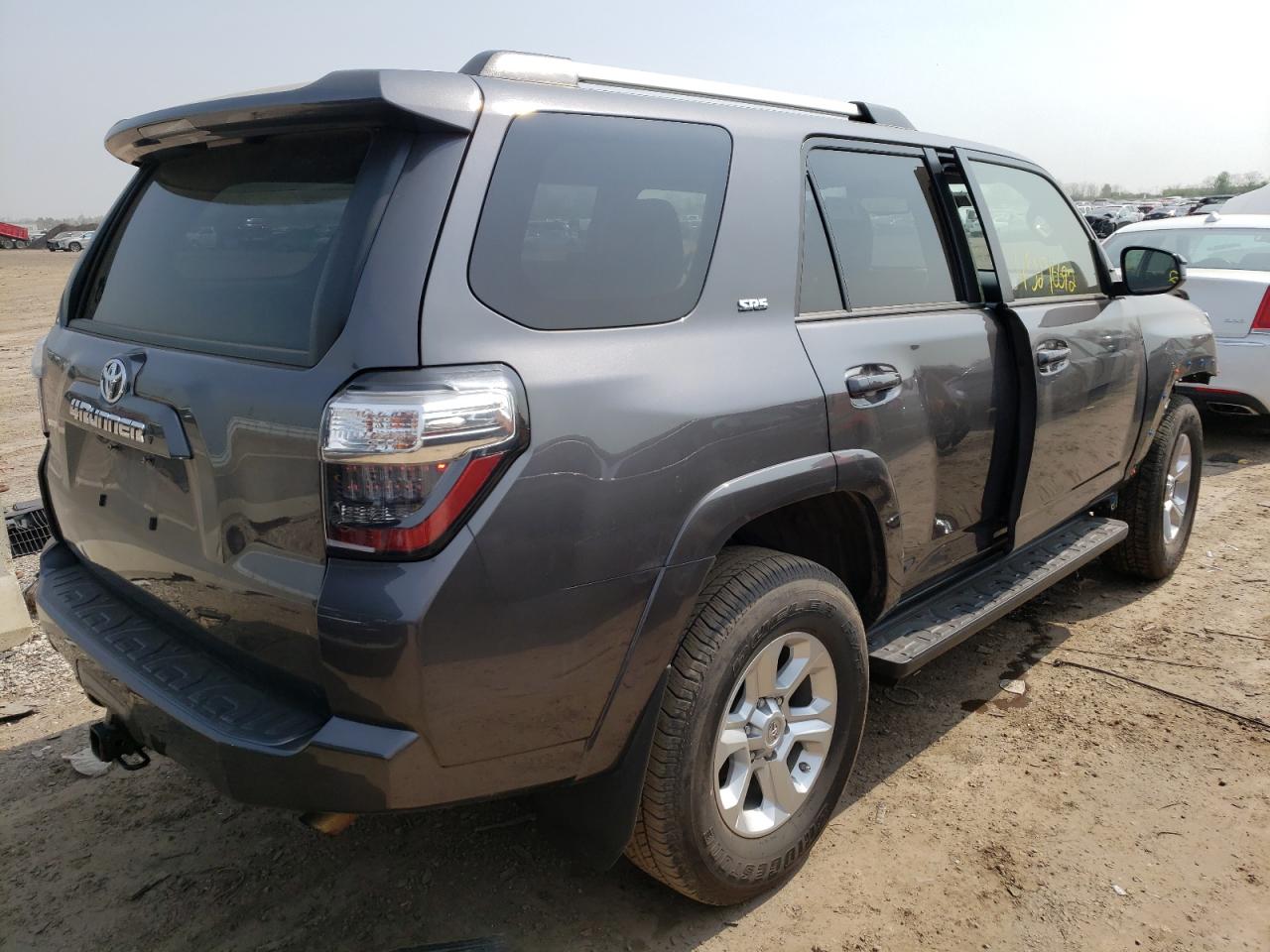 Photo 4 from auction – 2021 TOYOTA 4RUNNER SR with VIN JTEMU5JR0M5922644