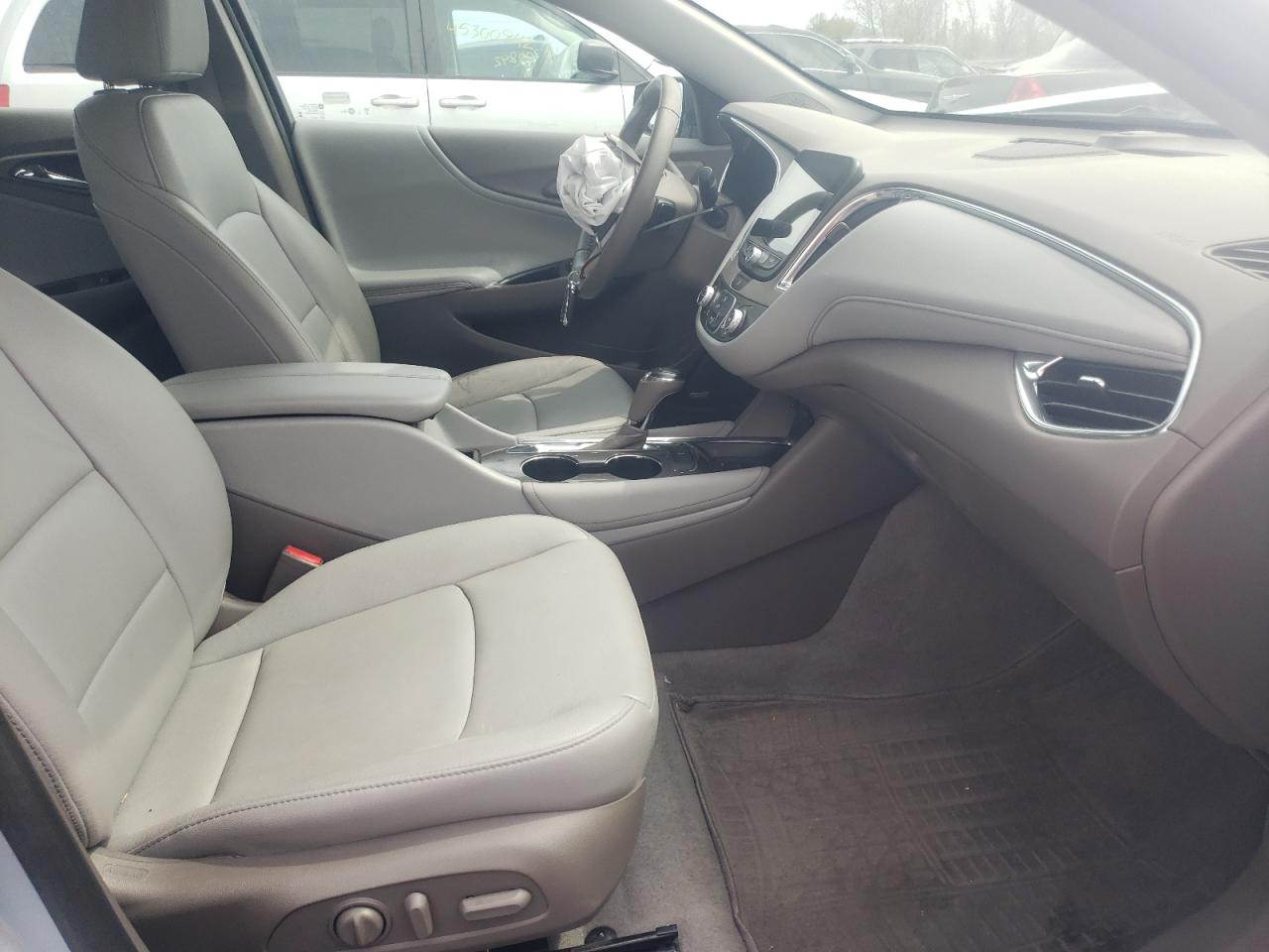 Photo 5 from auction – 2017 CHEVROLET MALIBU LT with VIN 1G1ZE5ST6HF287598