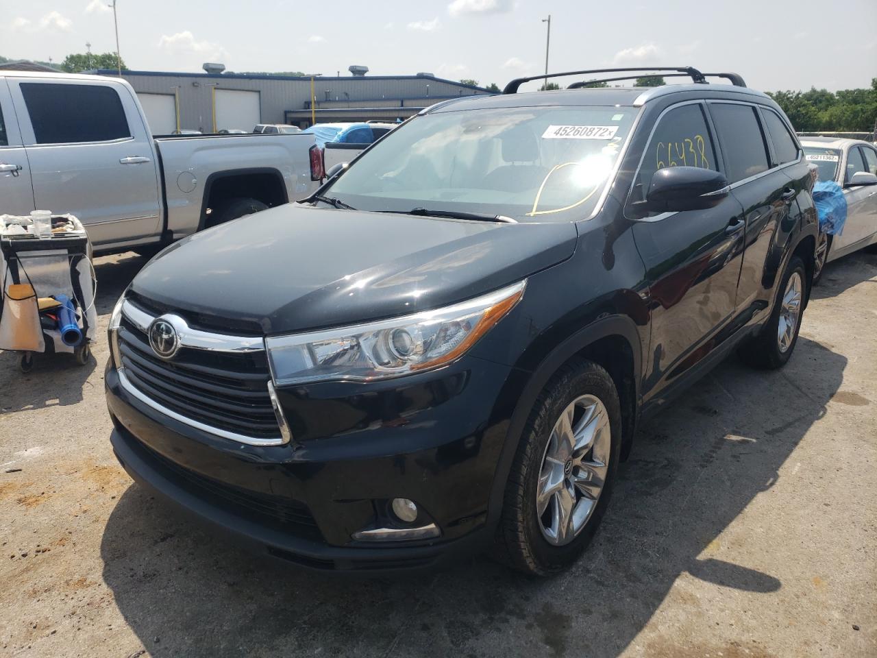 Photo 2 from auction – 2016 TOYOTA HIGHLANDER with VIN 5TDYKRFH6GS129561