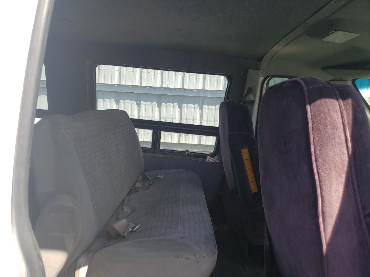 Photo 6 from auction – 1998 FORD ECONOLINE with VIN 1FTSE34F6WHB61585