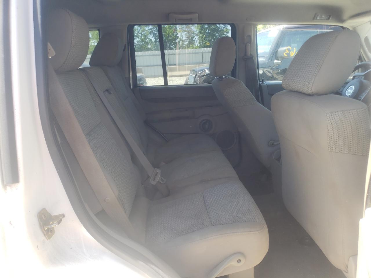 Photo 6 from auction – 2006 JEEP COMMANDER with VIN 1J8HG48K96C334152