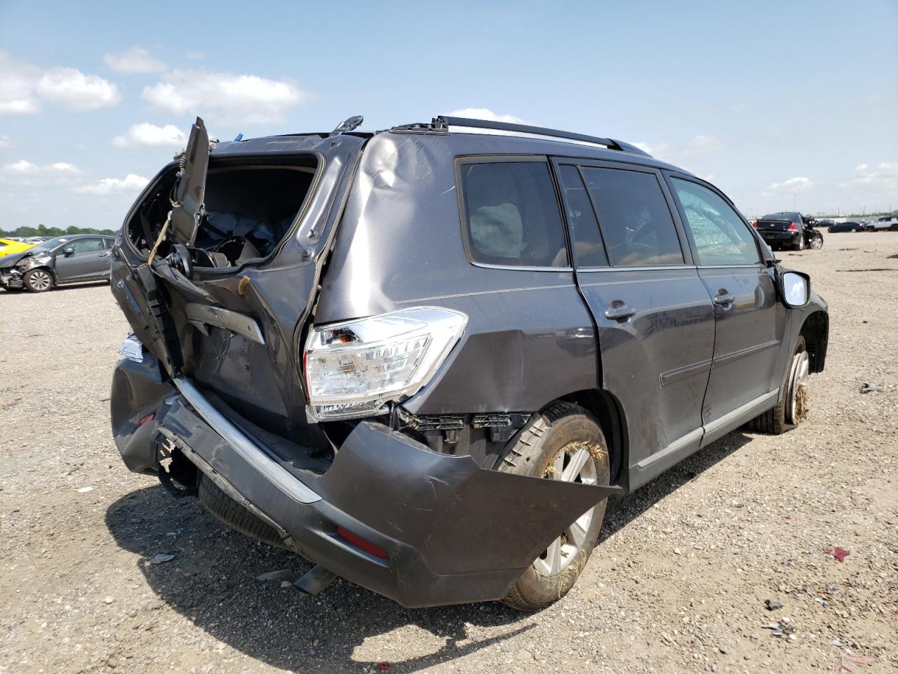 Photo 4 from auction – 2013 TOYOTA HIGHLANDER with VIN 5TDZK3EH4DS141447