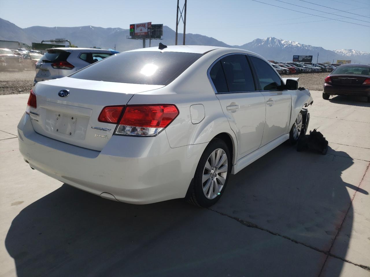 Photo 4 from auction – 2011 SUBARU LEGACY 2.5 with VIN 4S3BMBJ6XB3213129