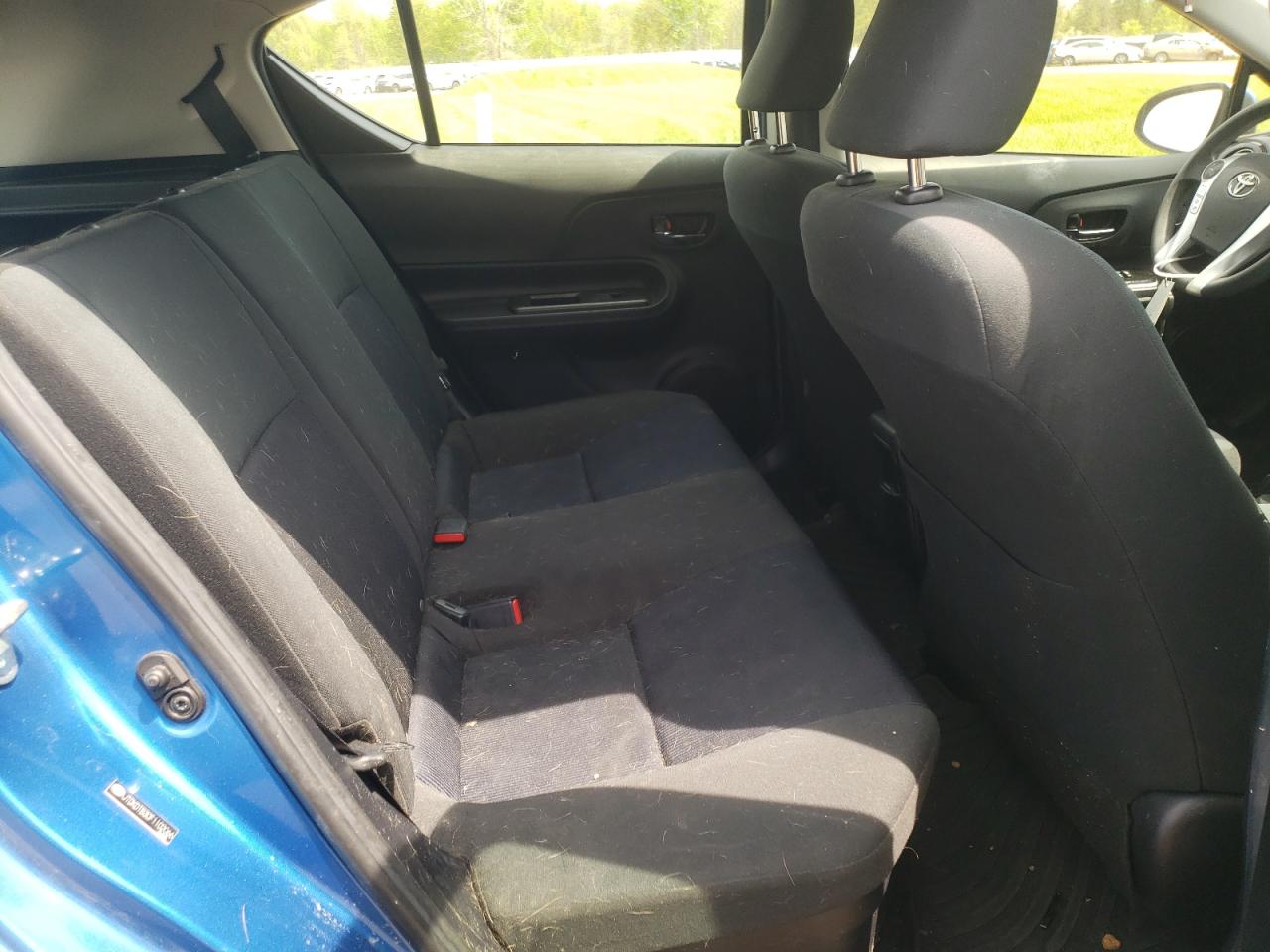 Photo 6 from auction – 2015 TOYOTA PRIUS C with VIN JTDKDTB30F1102066