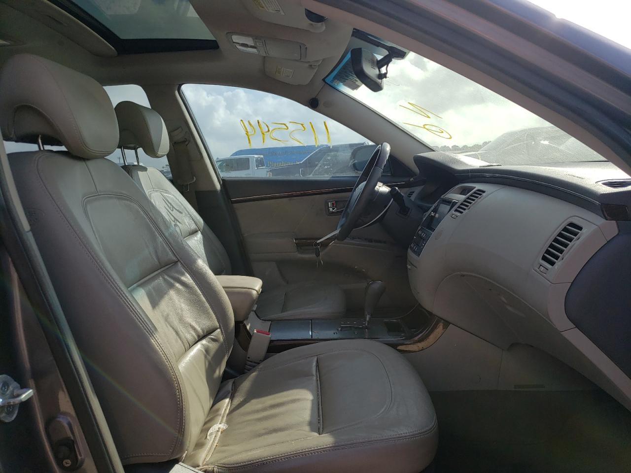 Photo 5 from auction – 2011 HYUNDAI AZERA GLS with VIN KMHFC4DF7BA532278