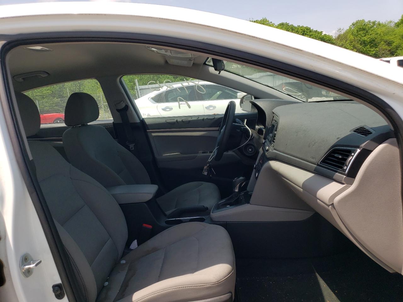 Photo 5 from auction – 2017 HYUNDAI ELANTRA SE with VIN 5NPD74LF4HH137364