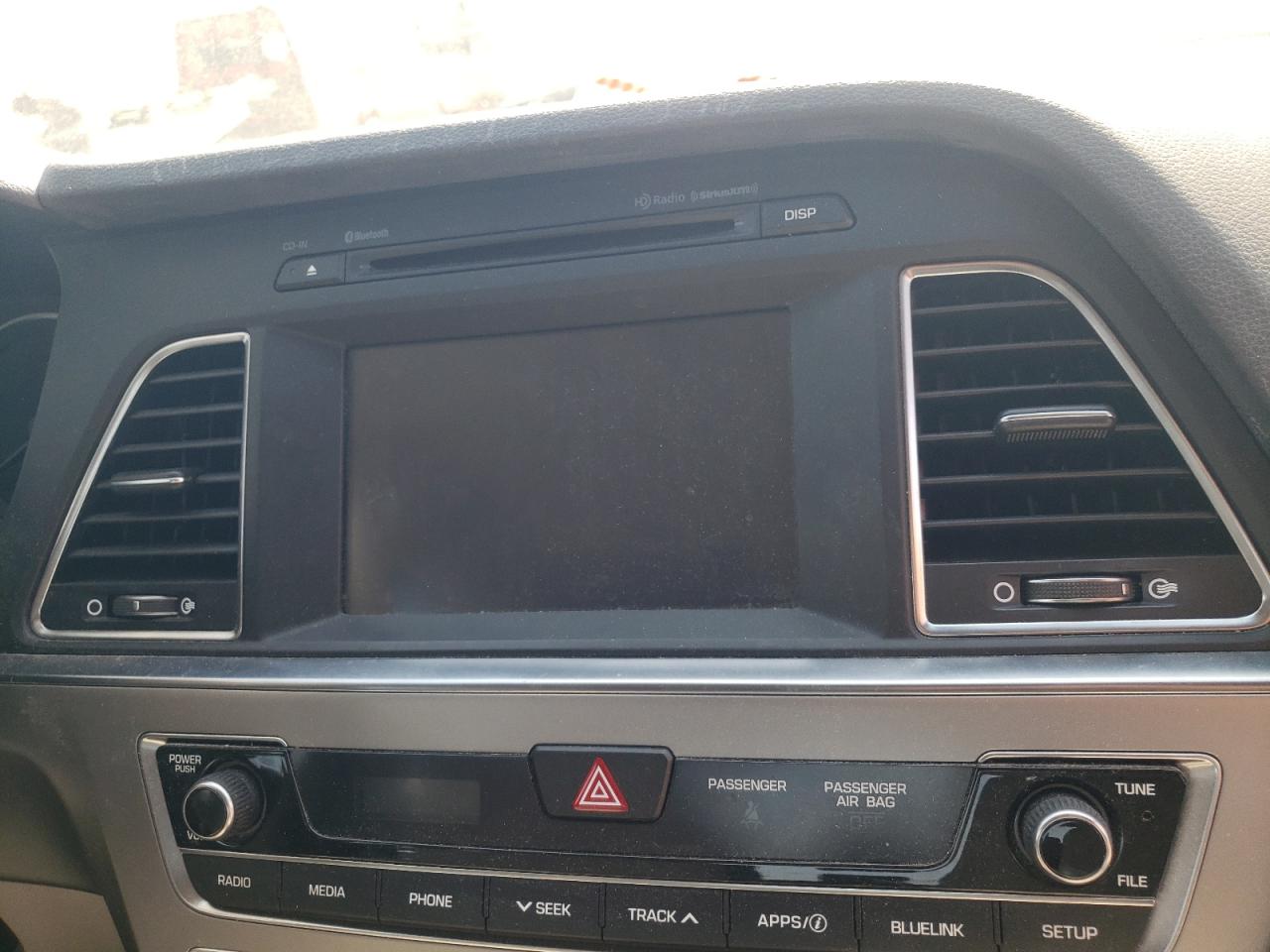 Photo 9 from auction – 2017 HYUNDAI SONATA SE with VIN 5NPE24AF1HH477111