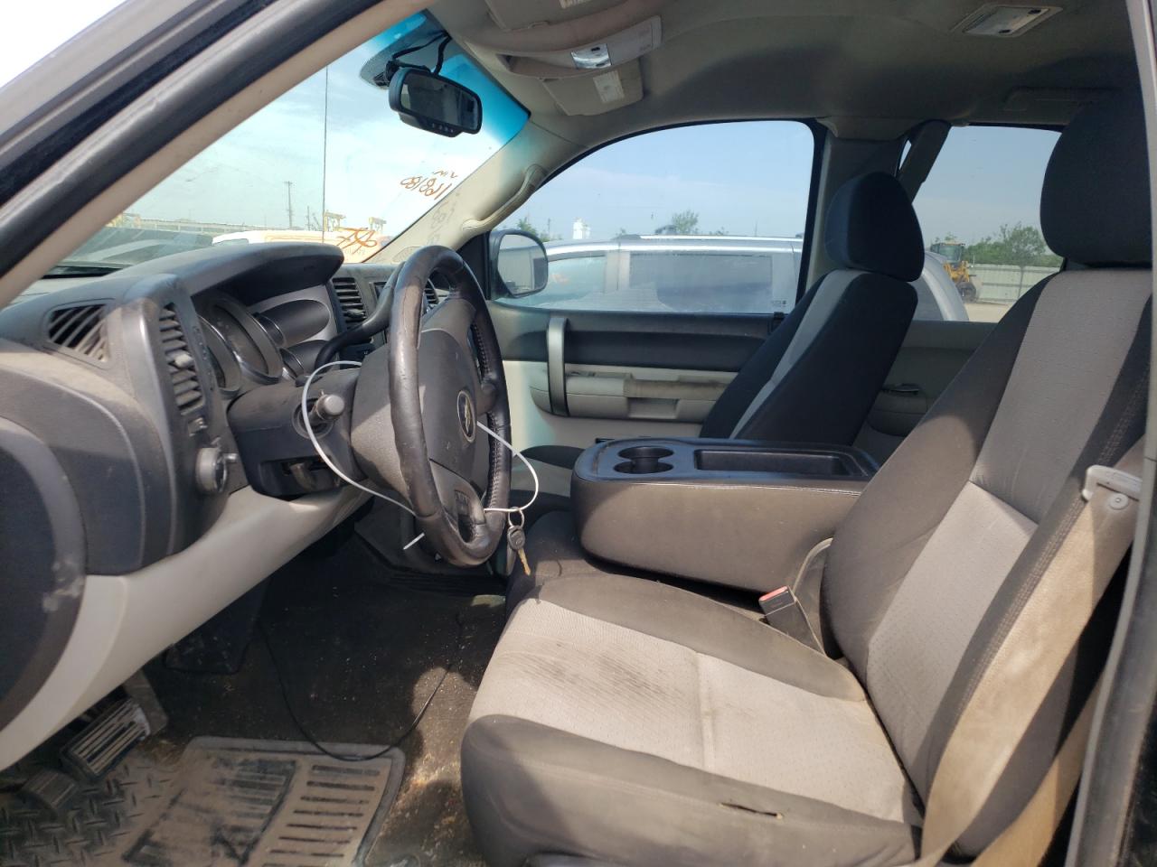 Photo 5 from auction – 2008 CHEVROLET SILVERADO with VIN 1GCEK19008E168180