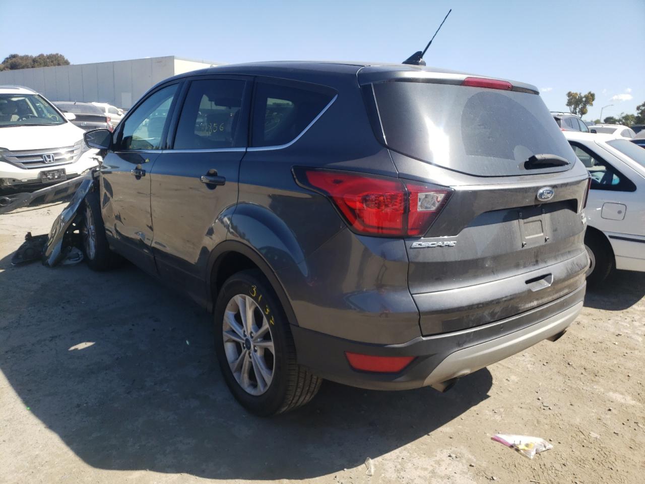 Photo 3 from auction – 2019 FORD ESCAPE SE with VIN 1FMCU0GD2KUC34528