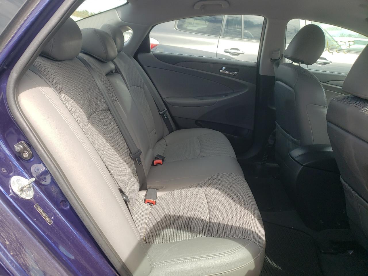 Photo 6 from auction – 2011 HYUNDAI SONATA SE with VIN 5NPEC4AC9BH238223