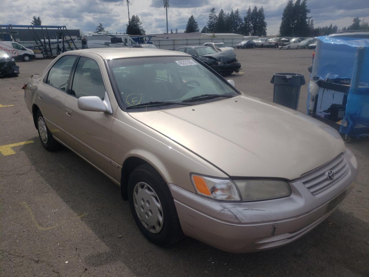 TOYOTA CAMRY CE 1998 with VIN JT2BG22K9W0242012 - Photo from auction
