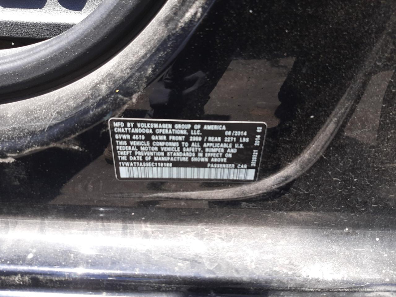 Photo 10 from auction – 2014 VOLKSWAGEN PASSAT S with VIN 1VWAT7A33EC118186