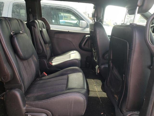 Photo 6 from auction – 2016 CHRYSLER TOWN & COU with VIN 2C4RC1HG2GR255237