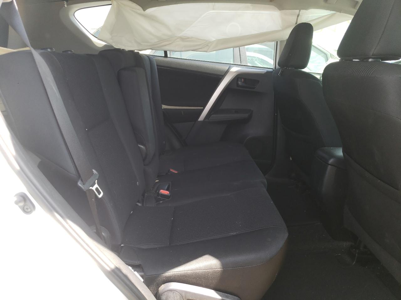 Photo 6 from auction – 2016 TOYOTA RAV4 LE with VIN 2T3ZFREV5GW239662