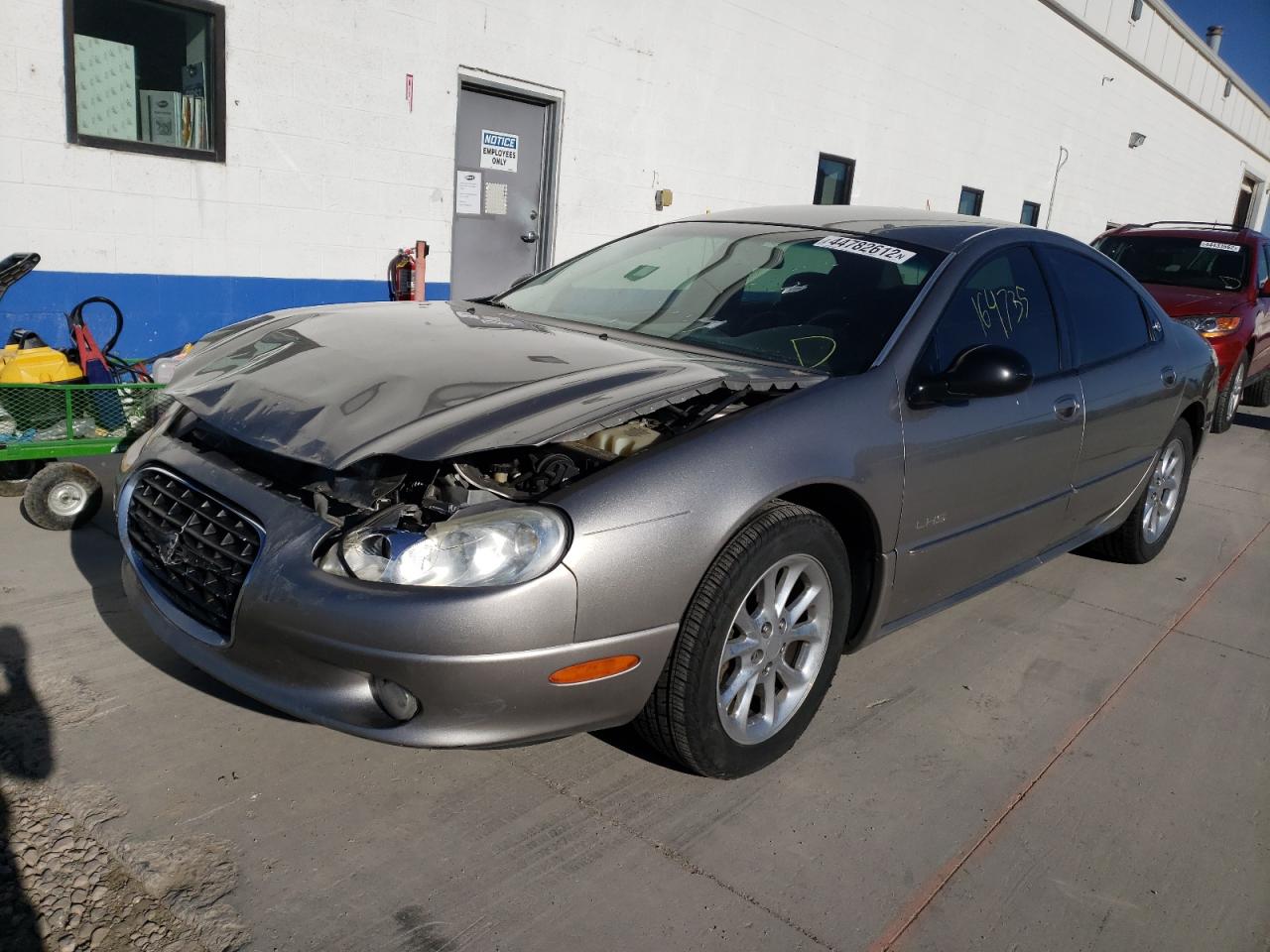Photo 2 from auction – 1999 CHRYSLER LHS with VIN 2C3HC56G6XH528177