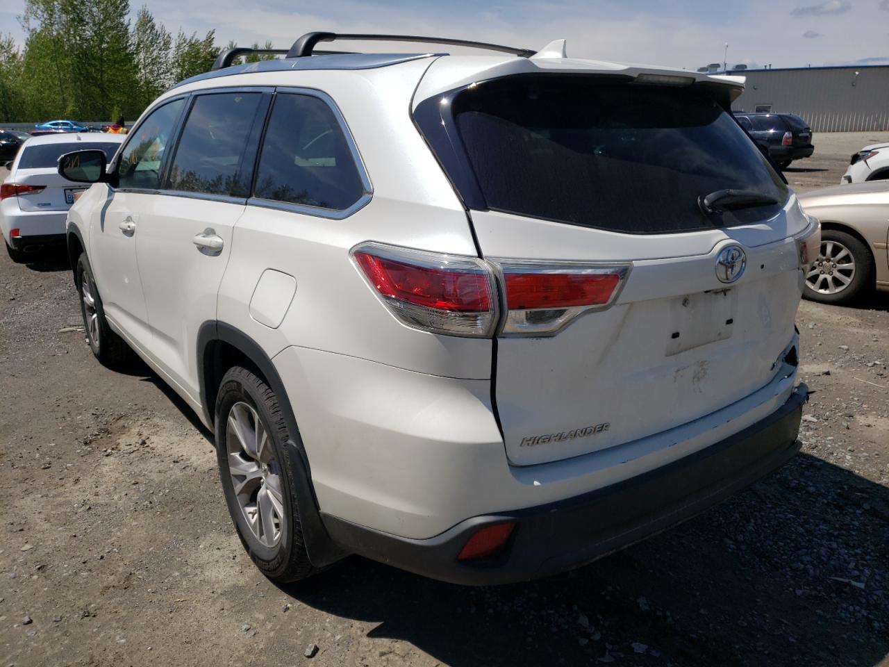 Photo 3 from auction – 2015 TOYOTA HIGHLANDER with VIN 5TDJKRFH5FS221261