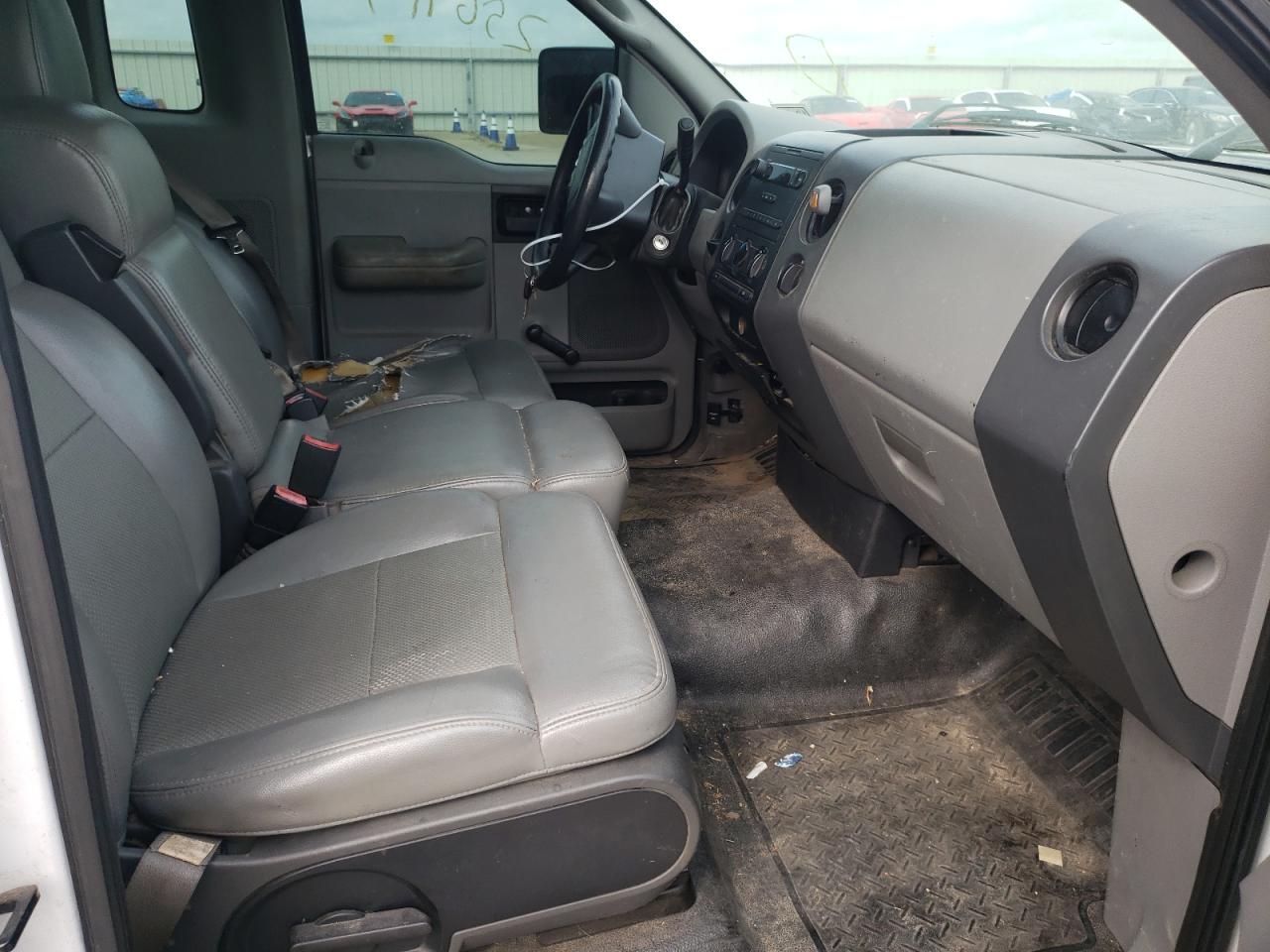 Photo 5 from auction – 2006 FORD F150 with VIN 1FTRF12W96NA36522