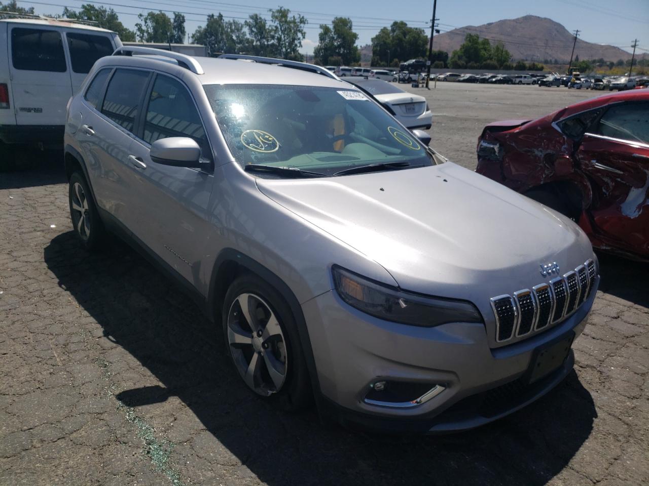 JEEP CHEROKEE L 2019 with VIN 1C4PJLDB9KD380928 - Photo from auction