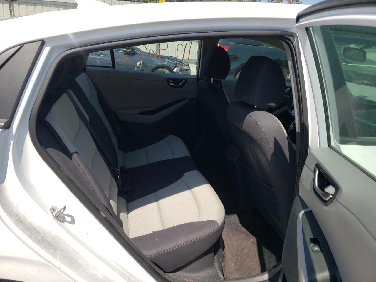 Photo 6 from auction – 2017 HYUNDAI IONIQ BLUE with VIN KMHC65LC3HU023948