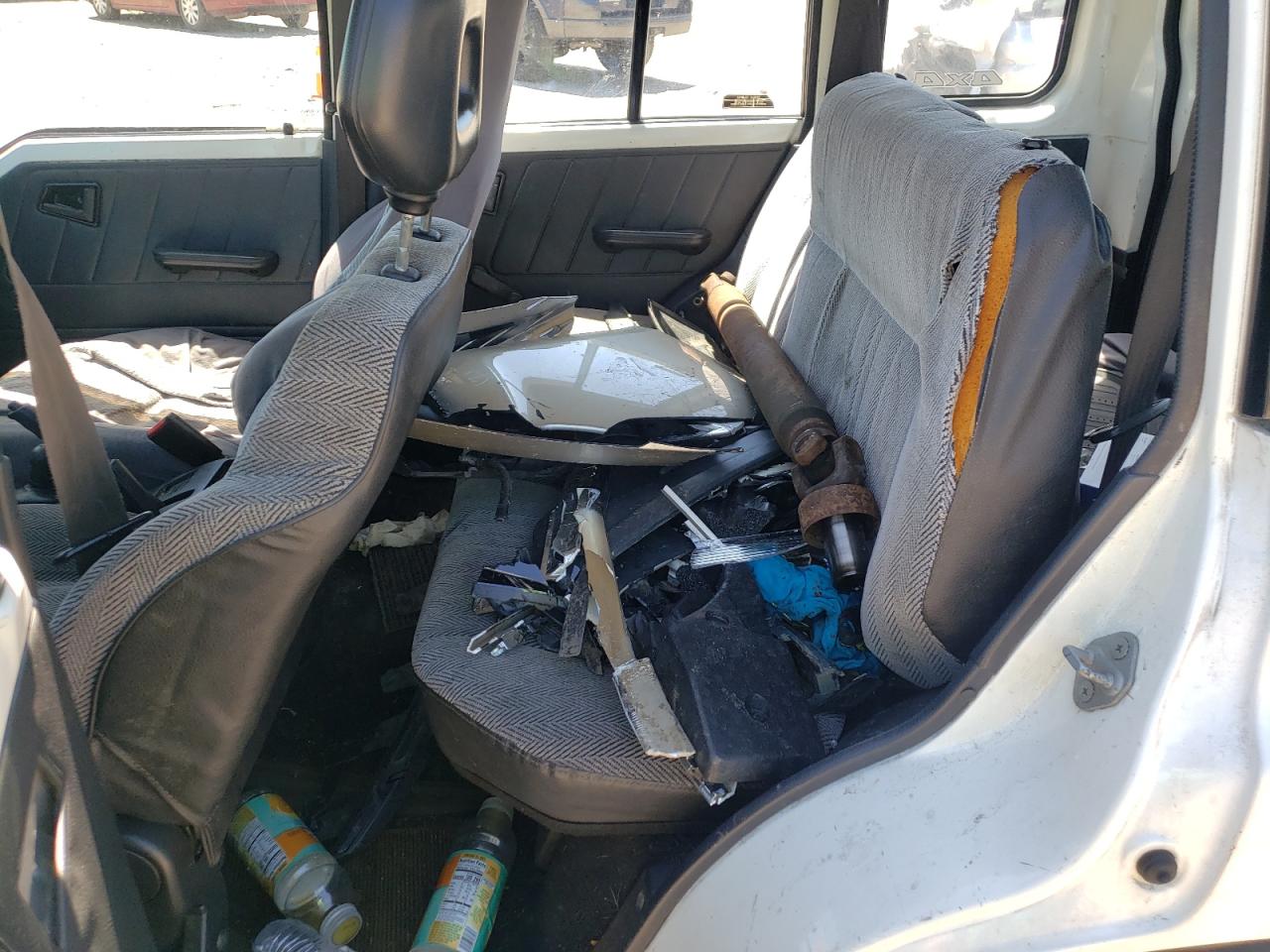 Photo 6 from auction – 1995 SUZUKI SIDEKICK with VIN JS3TD03V4S4113228