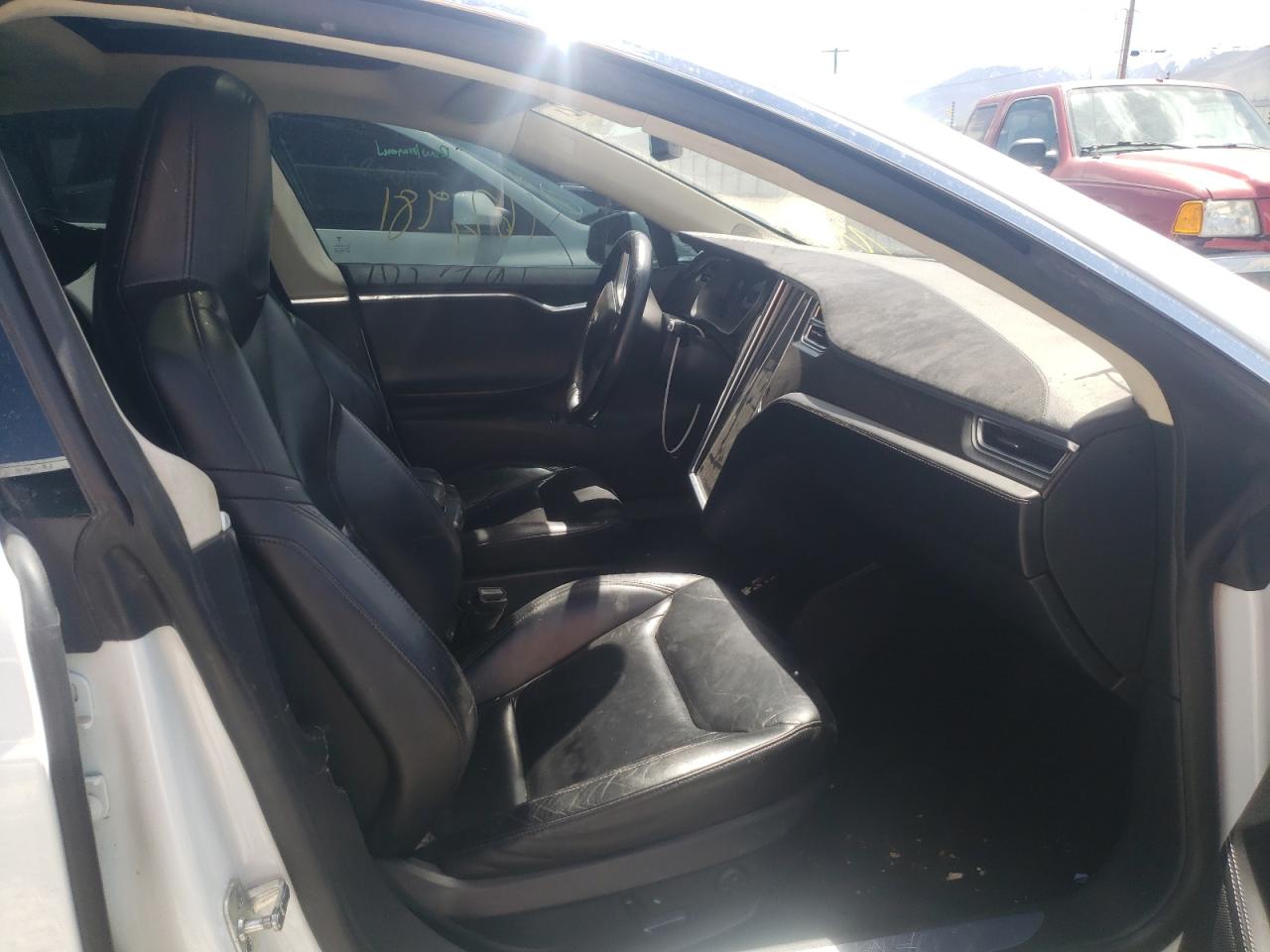Photo 5 from auction – 2015 TESLA MODEL S 85 with VIN 5YJSA1H24FF090586