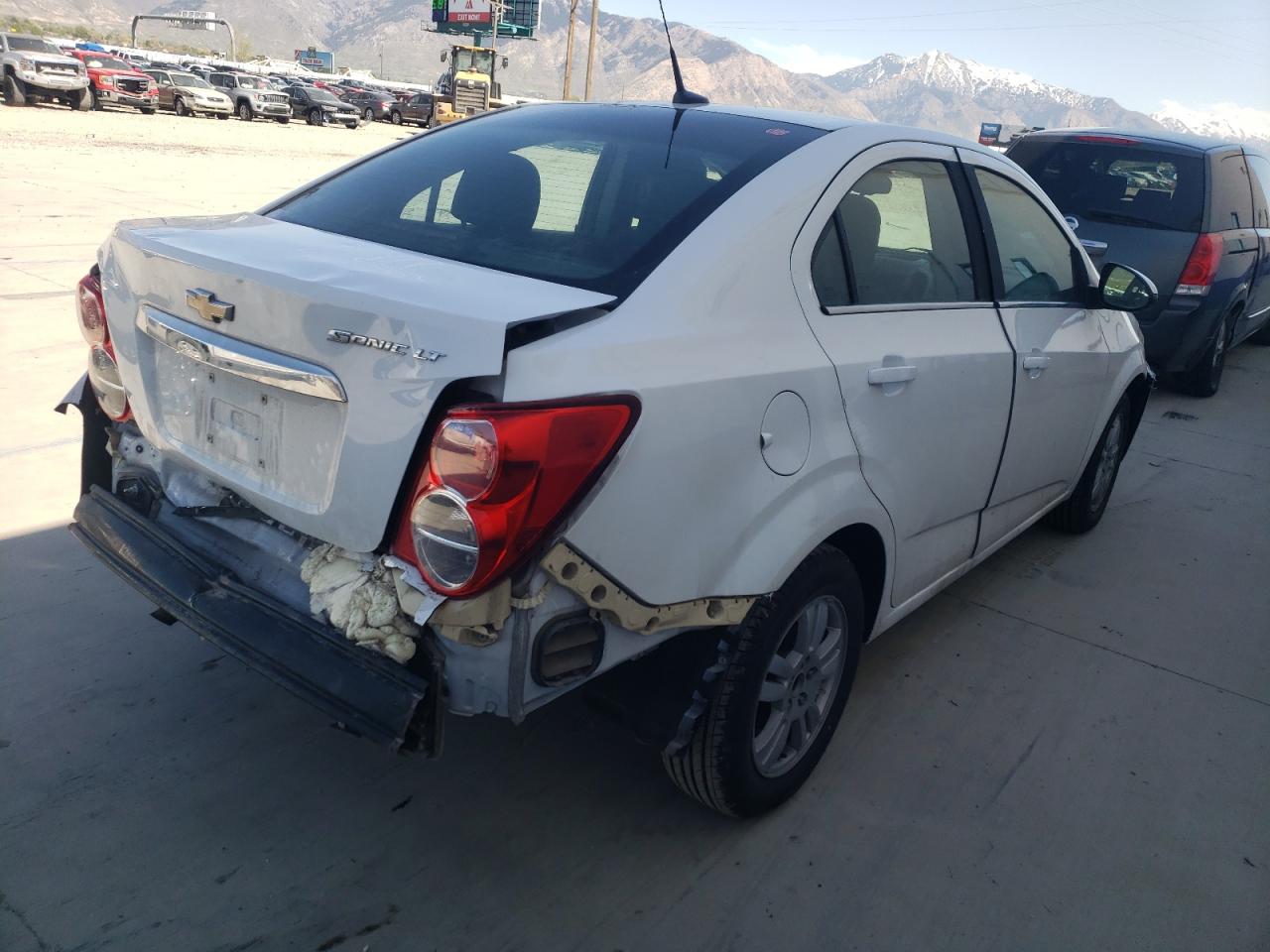 Photo 4 from auction – 2014 CHEVROLET SONIC LT with VIN 1G1JC5SH5E4187255