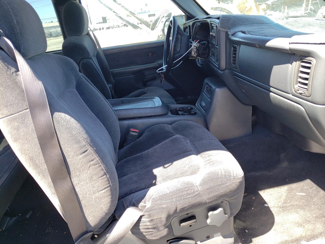 Photo 5 from auction – 2001 CHEVROLET SILVERADO with VIN 1GCEC19TX1Z144457