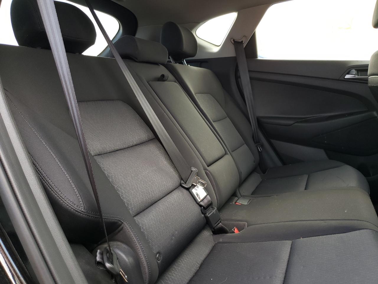 Photo 6 from auction – 2017 HYUNDAI TUCSON LIM with VIN KM8J3CA2XHU475474