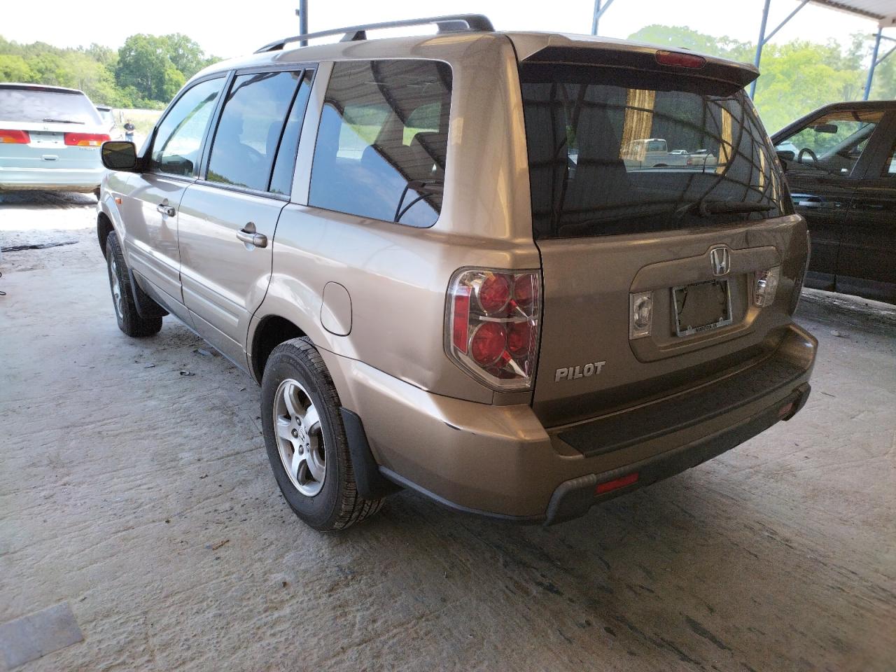 Photo 3 from auction – 2008 HONDA PILOT EXL with VIN 5FNYF28608B016542