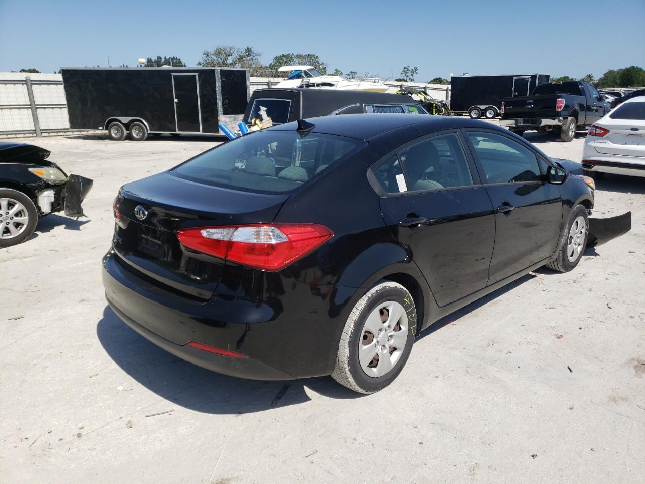 Photo 4 from auction – 2016 KIA FORTE LX with VIN KNAFK4A65G5507565