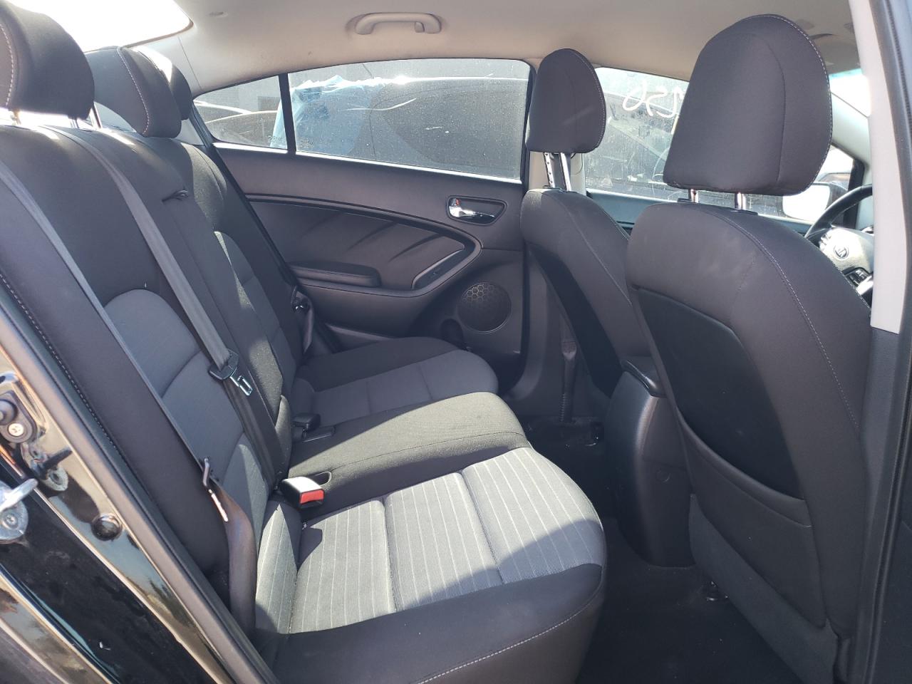 Photo 6 from auction – 2015 KIA FORTE EX with VIN KNAFX4A84F5371186