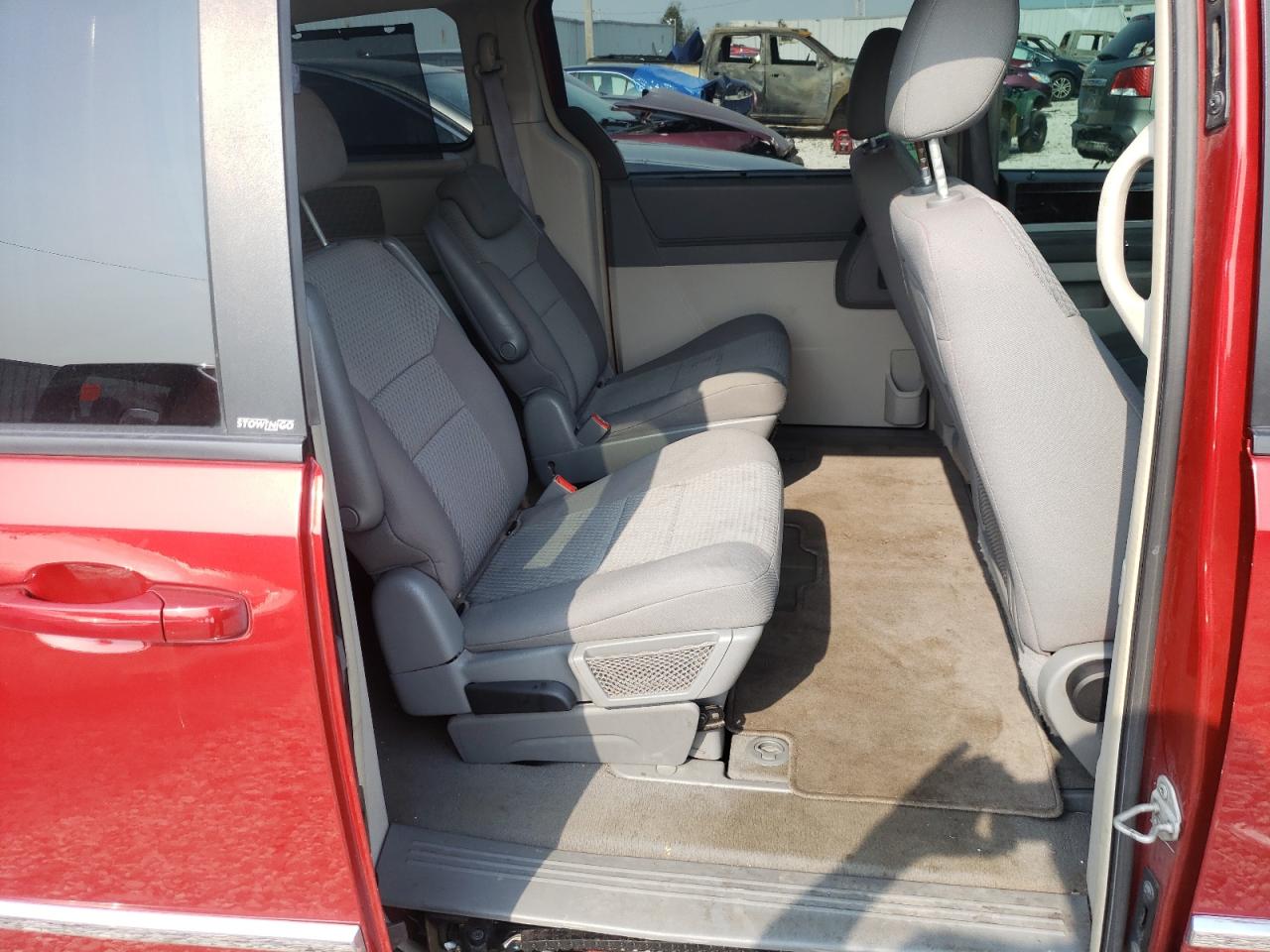 Photo 6 from auction – 2010 DODGE GRAND CARA with VIN 2D4RN5DX5AR124563