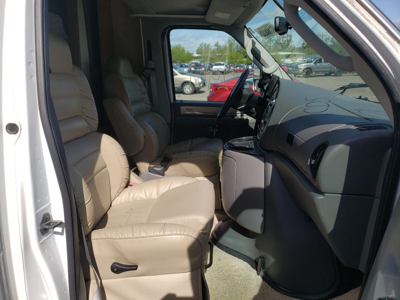 Photo 5 from auction – 2007 FORD ECONOLINE with VIN 1FDXE45S87DB28809