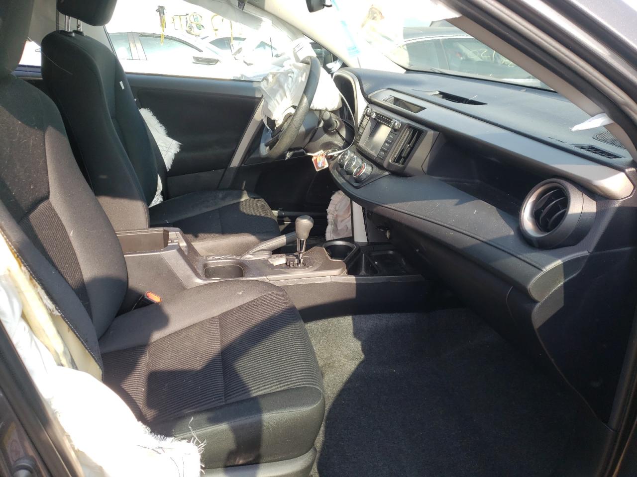Photo 5 from auction – 2016 TOYOTA RAV4 LE with VIN 2T3BFREV7GW480396