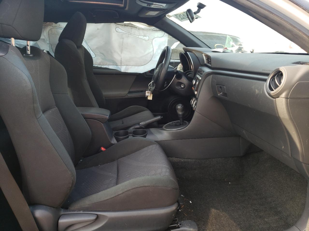 Photo 5 from auction – 2011 TOYOTA SCION TC with VIN JTKJF5C77B3003125