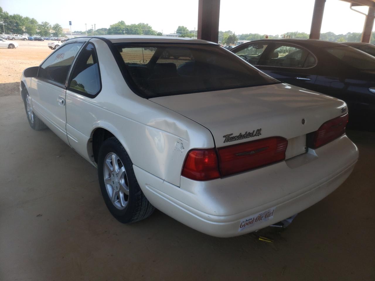 Photo 3 from auction – 1996 FORD THUNDERBIR with VIN 1FALP62W5TH124063