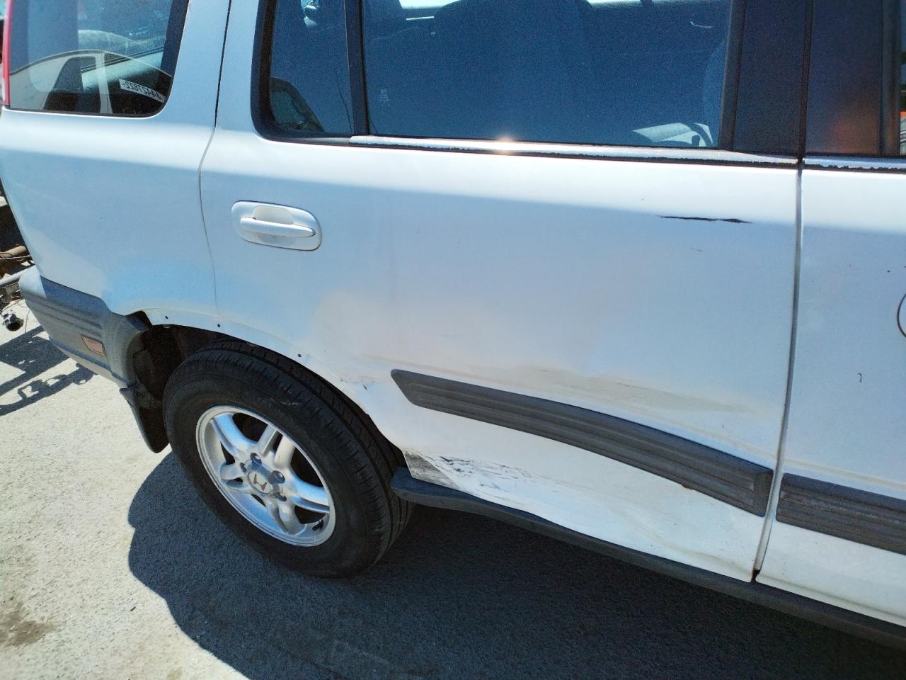 Photo 9 from auction – 2000 HONDA CR-V EX with VIN JHLRD1765YC005140