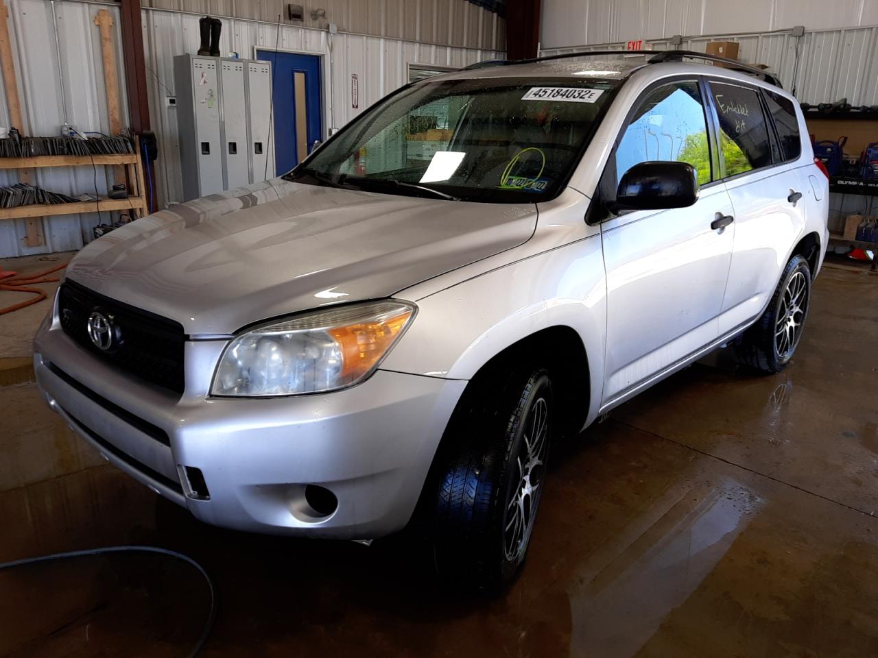 Photo 2 from auction – 2007 TOYOTA RAV4 with VIN JTMZD33V175054120