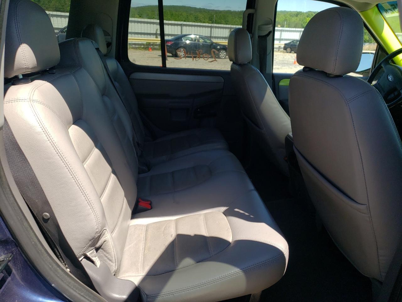 Фото 6 с аукциона – 2005 FORD EXPLORER X с VIN 1FMDU73E15UA19769