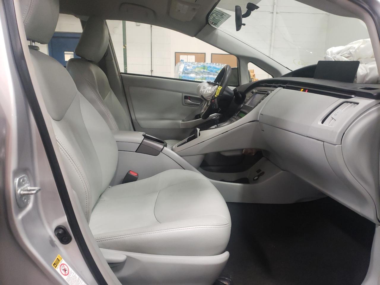 Photo 5 from auction – 2015 TOYOTA PRIUS with VIN JTDKN3DU3F1873947