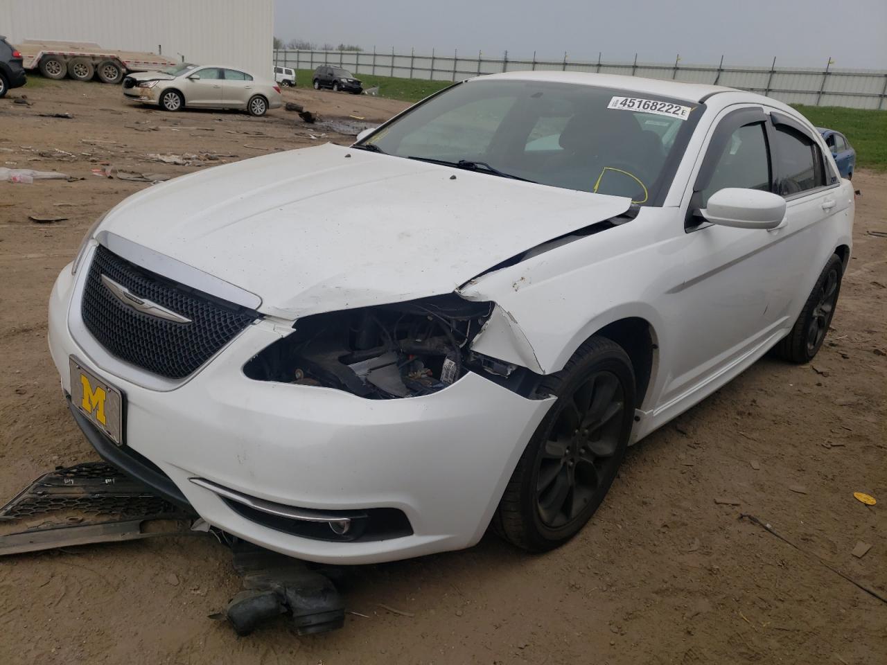 Photo 2 from auction – 2014 CHRYSLER 200 LIMITE with VIN 1C3CCBCG4EN172619