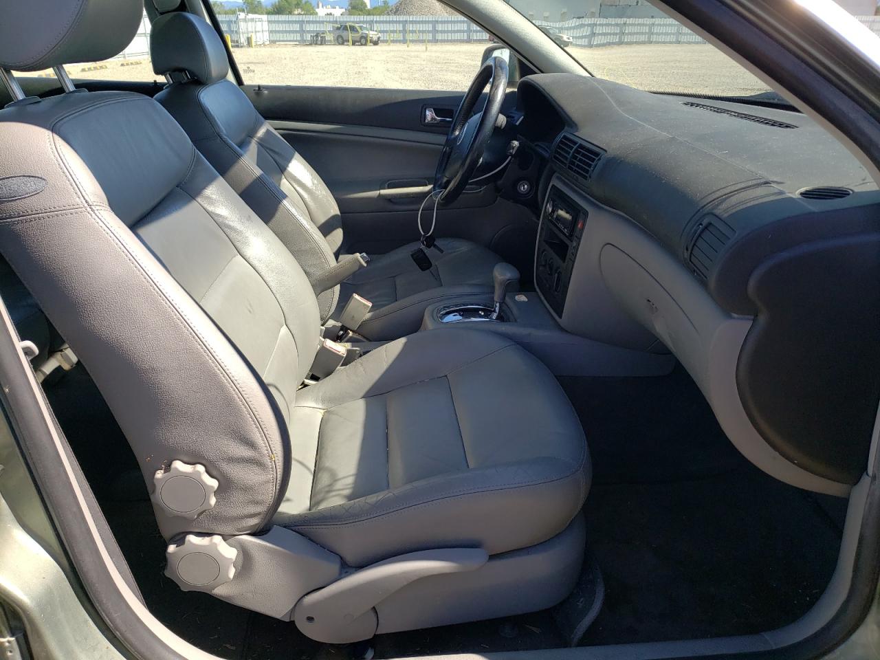 Photo 5 from auction – 2003 VOLKSWAGEN PASSAT GLS with VIN WVWVD63B73E024880