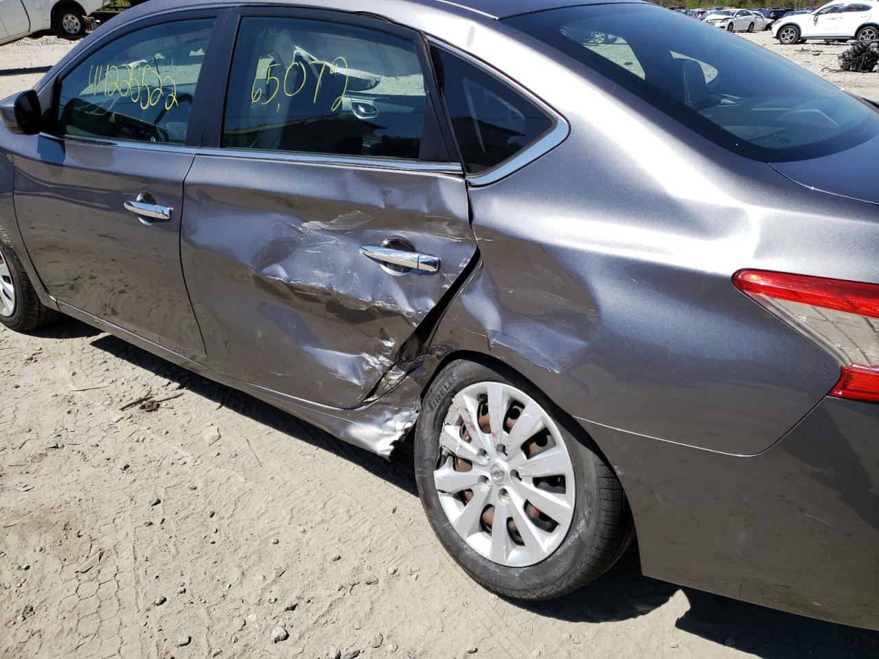 Photo 9 from auction – 2015 NISSAN SENTRA S with VIN 3N1AB7AP3FY325262