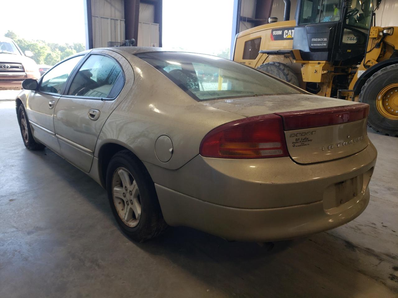 Photo 3 from auction – 2004 DODGE INTREPID S with VIN 2B3HD46R64H697410