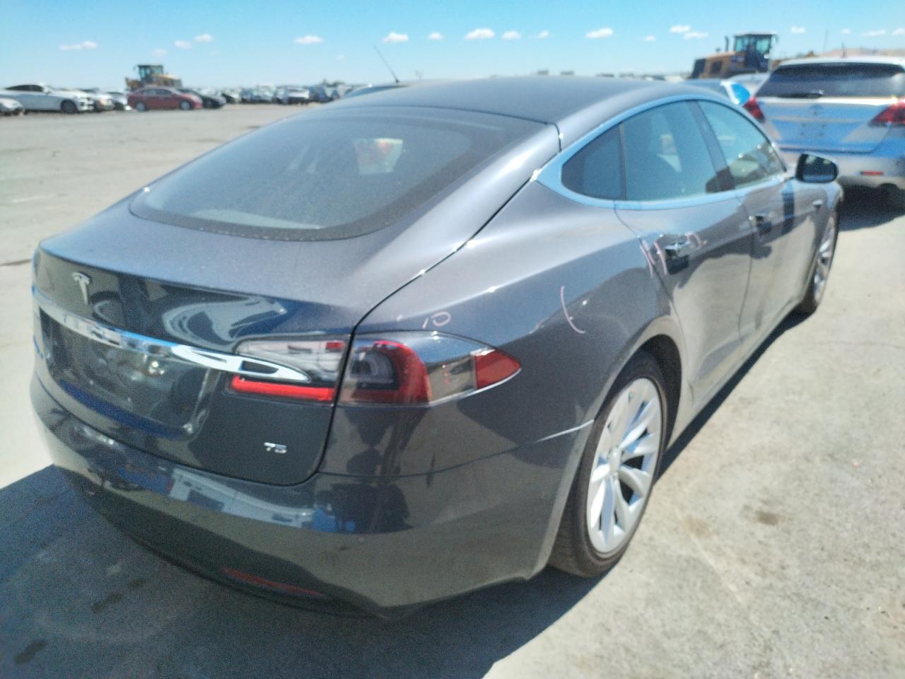 Photo 4 from auction – 2017 TESLA MODEL S with VIN 5YJSA1E15HF215335
