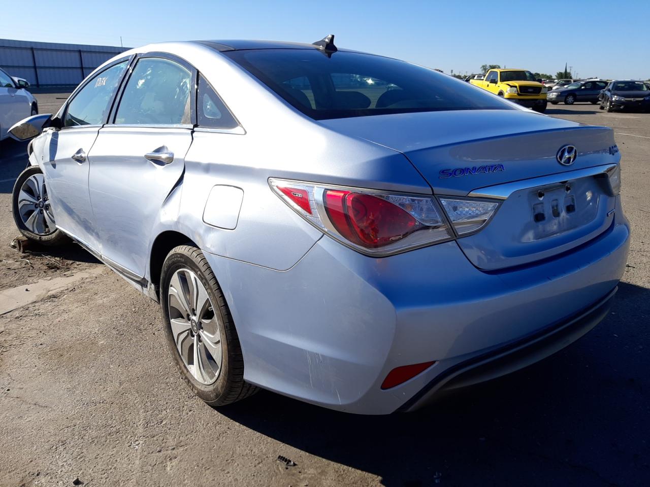 Photo 3 from auction – 2015 HYUNDAI SONATA HYB with VIN KMHEC4A44FA136782