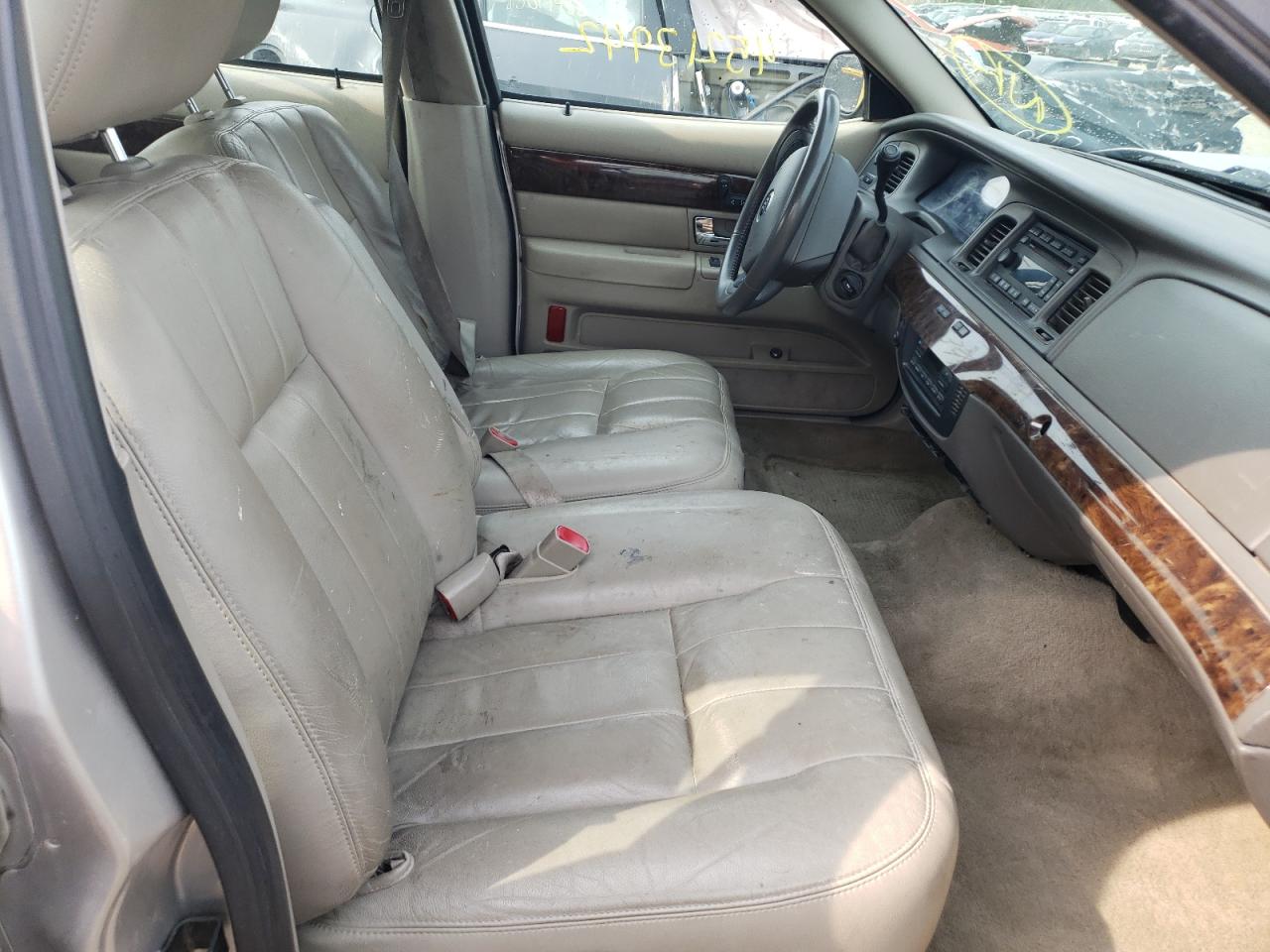 Photo 5 from auction – 2011 MERCURY GRAND MARQ with VIN 2MEBM7FV6BX601974