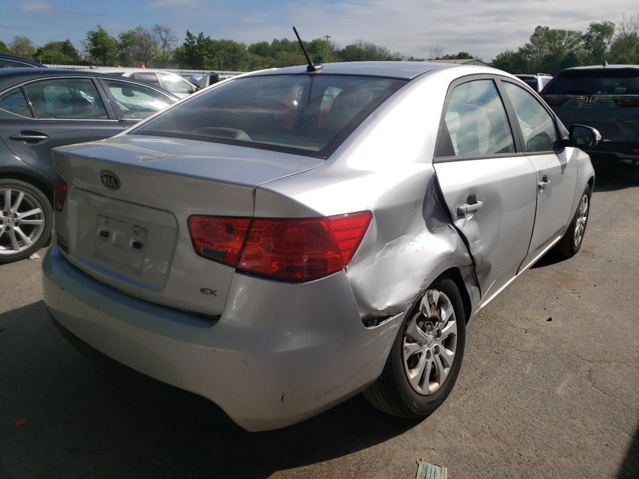 Photo 4 from auction – 2010 KIA FORTE EX with VIN KNAFU4A24A5223939