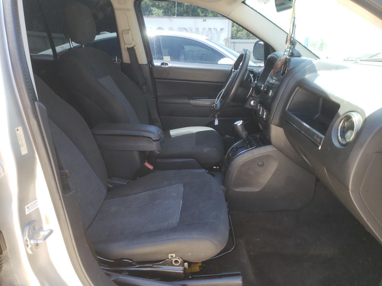 Photo 5 from auction – 2013 JEEP COMPASS LA with VIN 1C4NJDEB7DD236261
