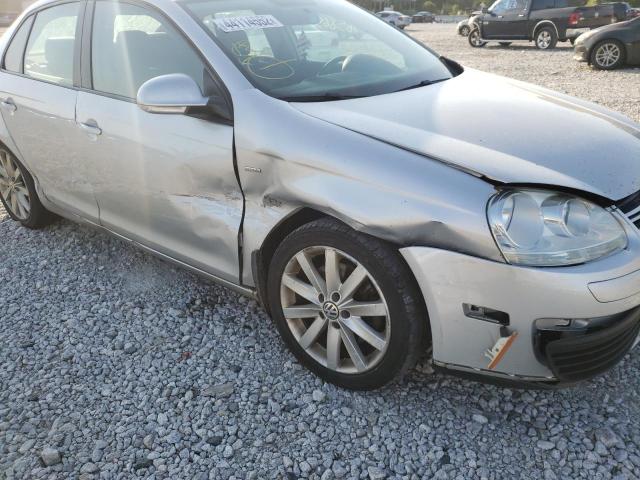 Photo 9 from auction – 2010 VOLKSWAGEN JETTA WOLF with VIN 3VWRA7AJ2AM082846